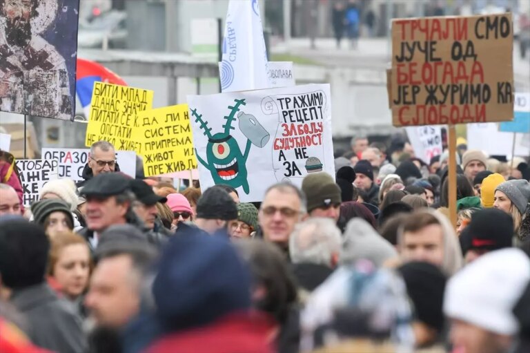 vucic-sirbistan-icin-mucadele-surecek-UIQyyHkE.jpg