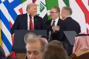 zirvede ilginc anlar trump o ulkenin liderini once kaybetti sonra unvanini degistirdi Sc9GCCzF.jpg